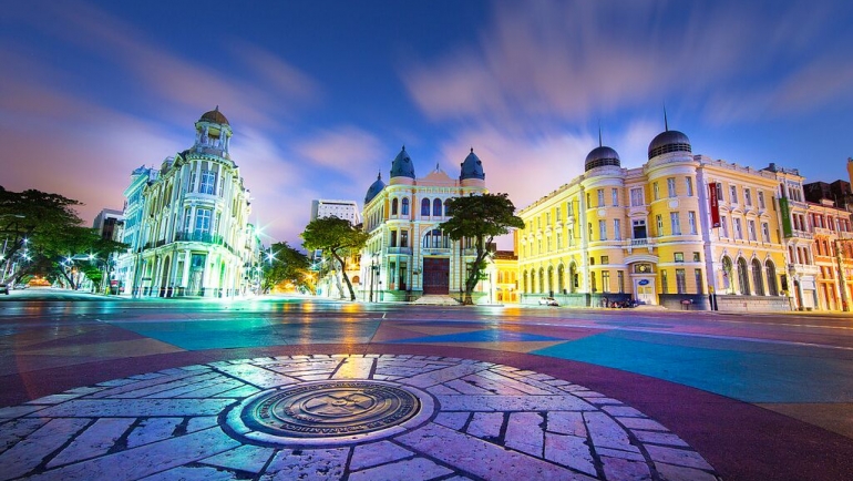 Foto da Praça Marco Zero durante a noite